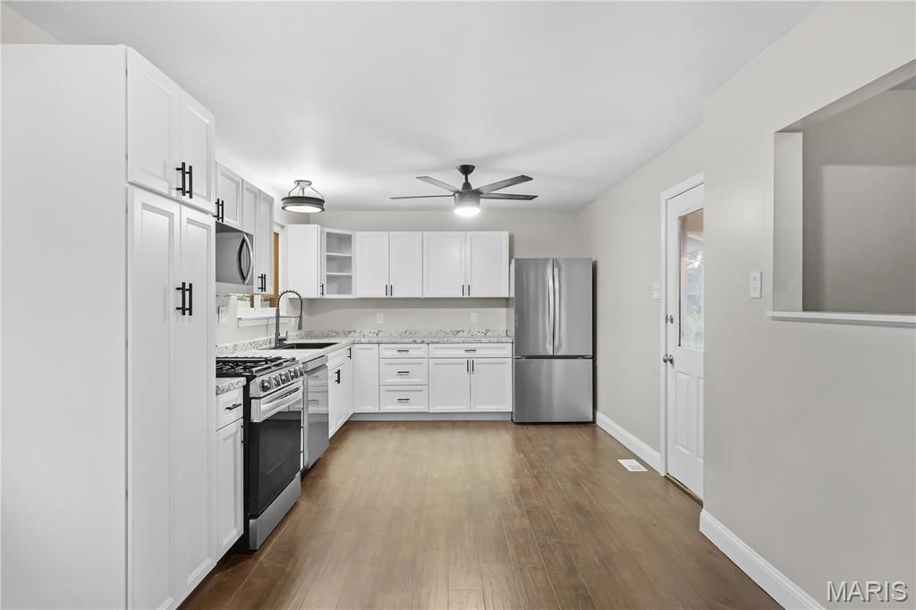 Photo of 109 Morningside Lane, OFallon, MO 63366 (MLS # 26026196)