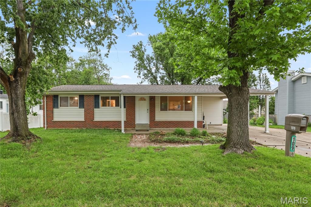 Photo of 109 Morningside Lane, OFallon, MO 63366 (MLS # 26026196)