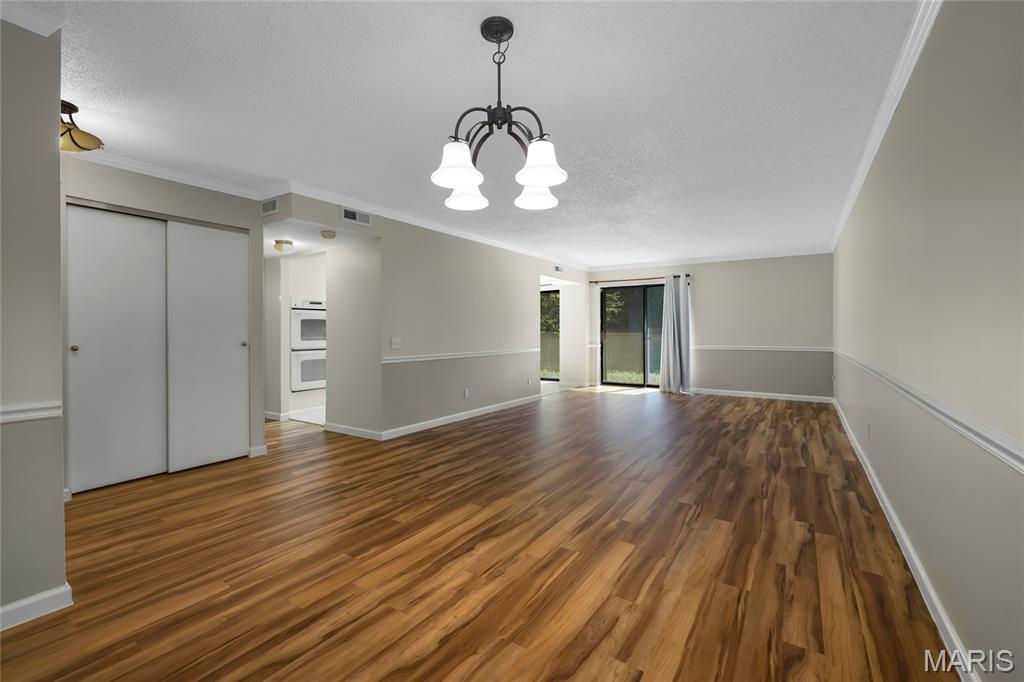Coeur De Royale Condo - Residential
