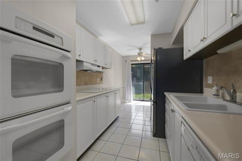 Tiny photo for 572 Coeur De Royale Drive #107, Creve Coeur, MO 63141 (MLS # 26013913)