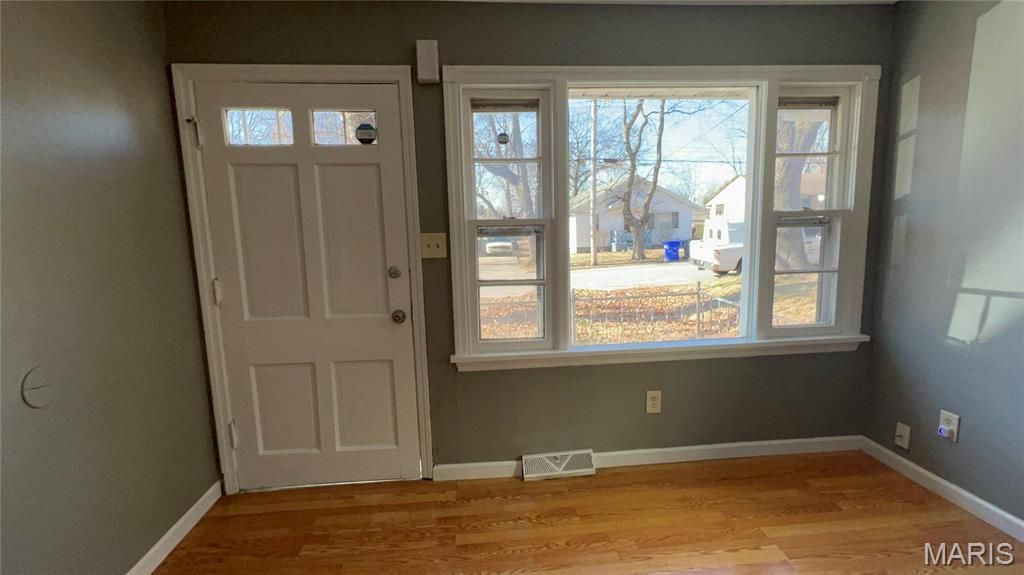 Photo of 3212 W Tennyson Avenue, St Louis, MO 63114 (MLS # 26013577)