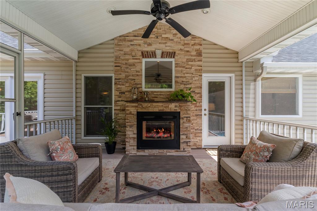 15 Ridgecrest Court