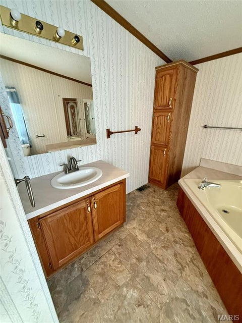 Tiny photo for 1406 W Main Street, Bowling Green, MO 63334 (MLS # 26058286)