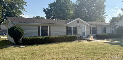 Photo of 1406 W Main Street, Bowling Green, MO 63334 (MLS # 26058286)