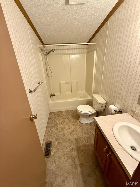 Tiny photo for 1406 W Main Street, Bowling Green, MO 63334 (MLS # 26058286)