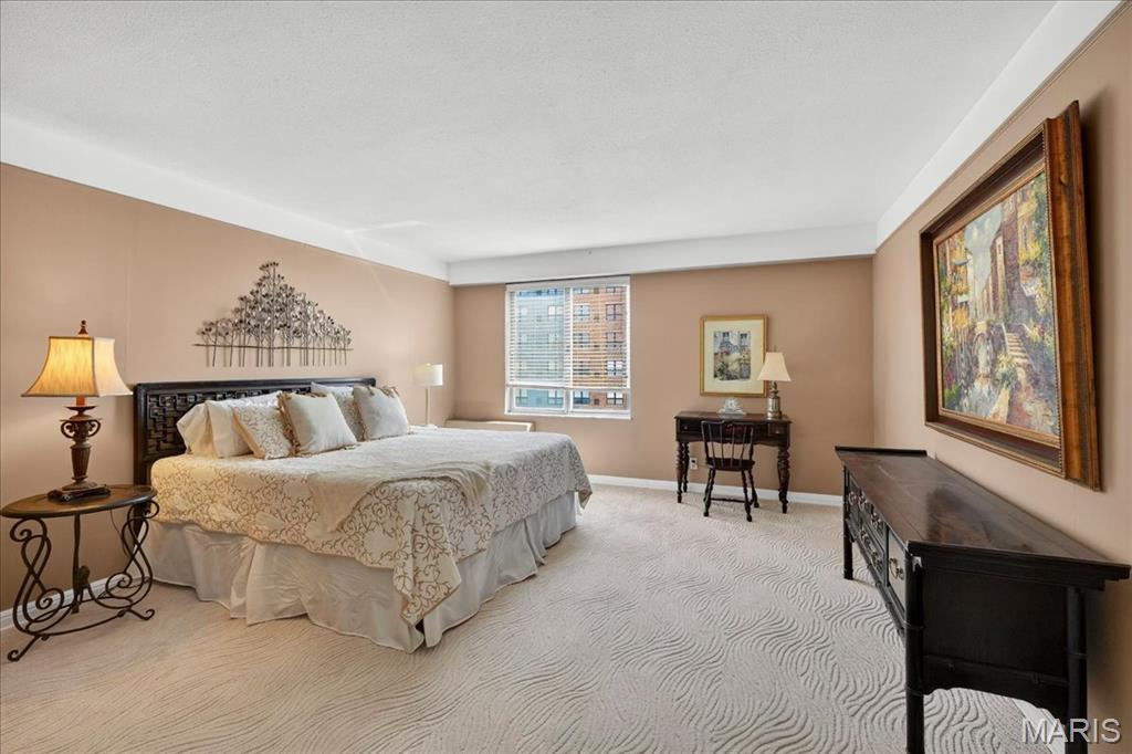 Hanley Towers Apts Condo - Residential