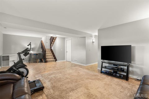 Tiny photo for 1 Buckingham Drive, Washington, MO 63090 (MLS # 26058606)