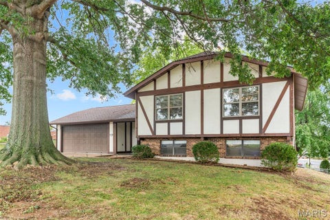 Tiny photo for 1 Buckingham Drive, Washington, MO 63090 (MLS # 26058606)
