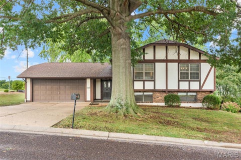 Tiny photo for 1 Buckingham Drive, Washington, MO 63090 (MLS # 26058606)
