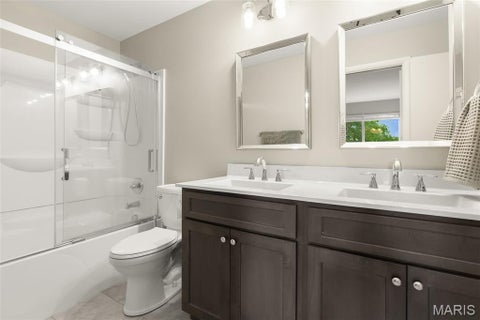 Tiny photo for 1 Buckingham Drive, Washington, MO 63090 (MLS # 26058606)