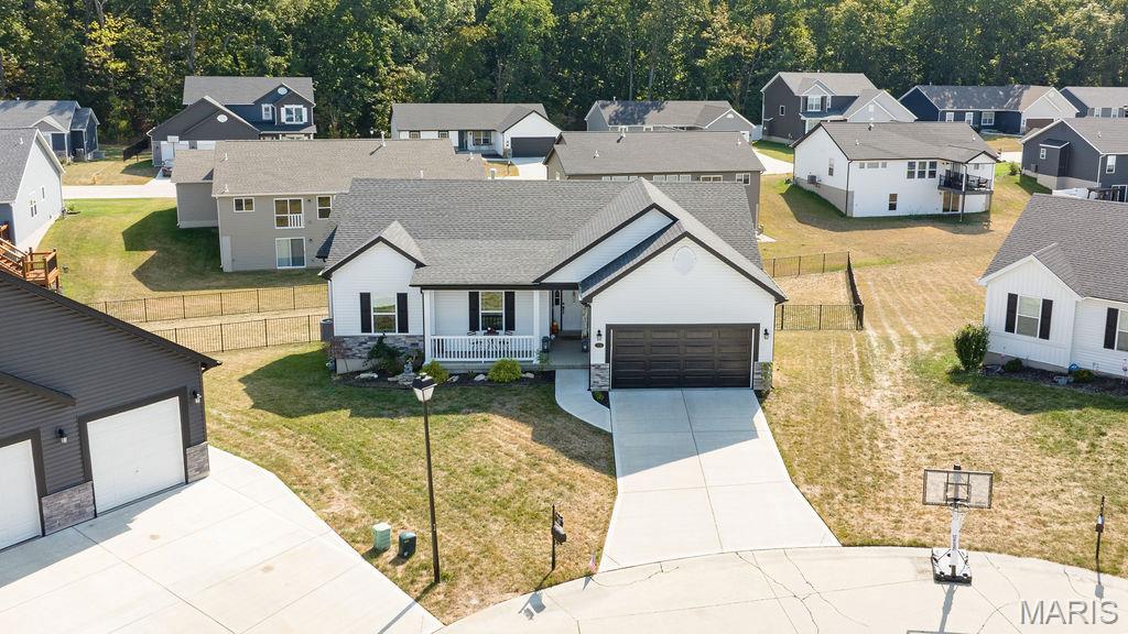 124 Edgewater Court