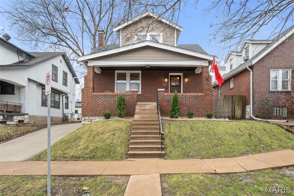 Photo of 4934 Walsh Street, St Louis, MO 63109 (MLS # 26009972)