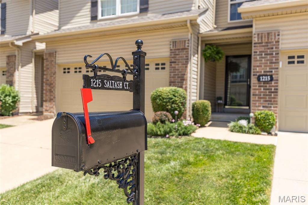 Photo of 1215 Saltash Court, St Louis, MO 63129 (MLS # 26036380)