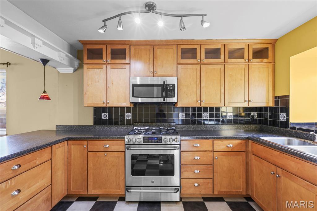 Country Lane Woods Ii 6 - Residential