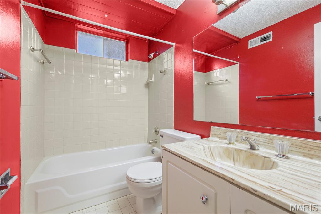 Country Lane Woods Ii 6 - Residential