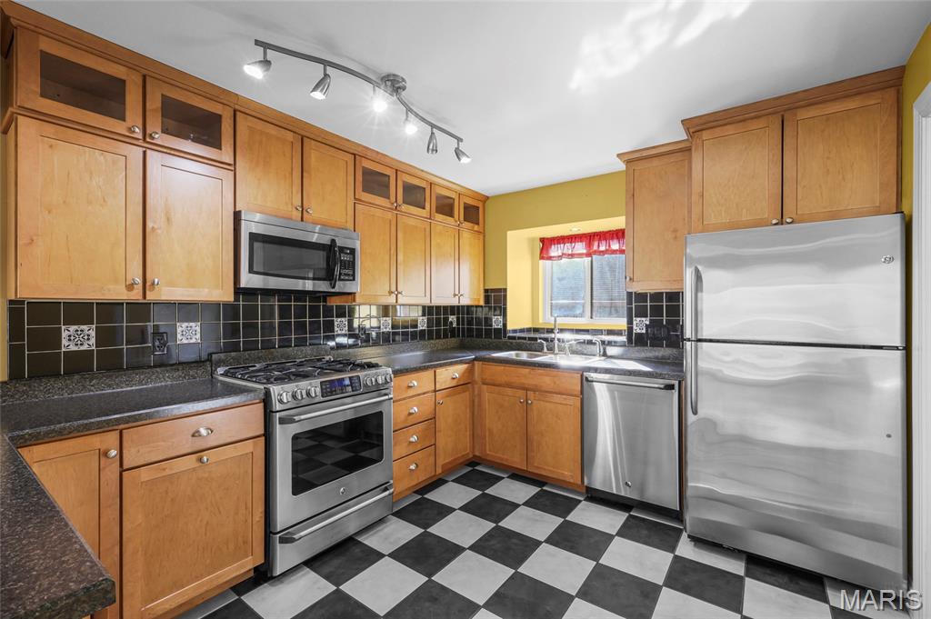 Country Lane Woods Ii 6 - Residential