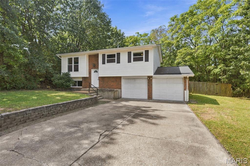 5015 Country Ridge Drive - Photo 2