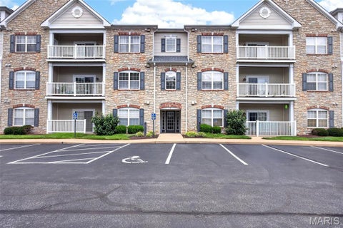 Tiny photo for 6 Monarch Trace Court #103, Chesterfield, MO 63017 (MLS # 26045247)