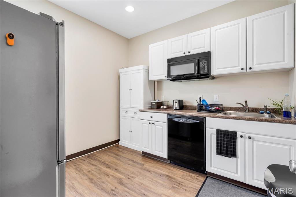 Richmond Center - Commercial Lease