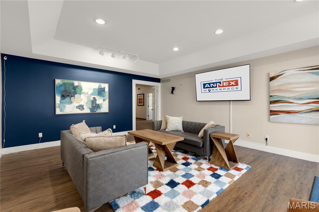 Richmond Center - Commercial Lease