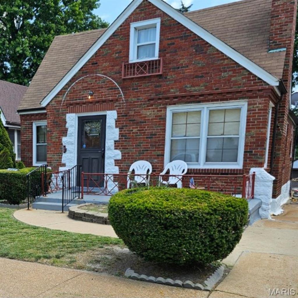 Photo of 5714 Park Lane, St Louis, MO 63147 (MLS # 26004242)