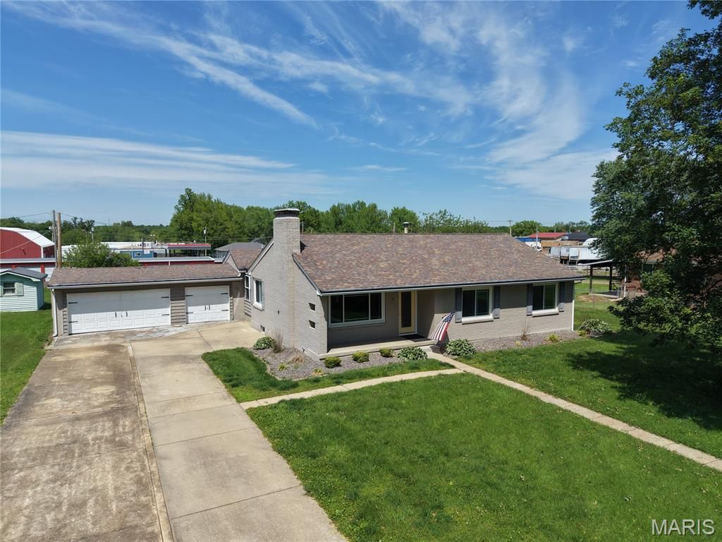 Photo of 17 Airline Drive, Farmington, MO 63640 (MLS # 26026102)