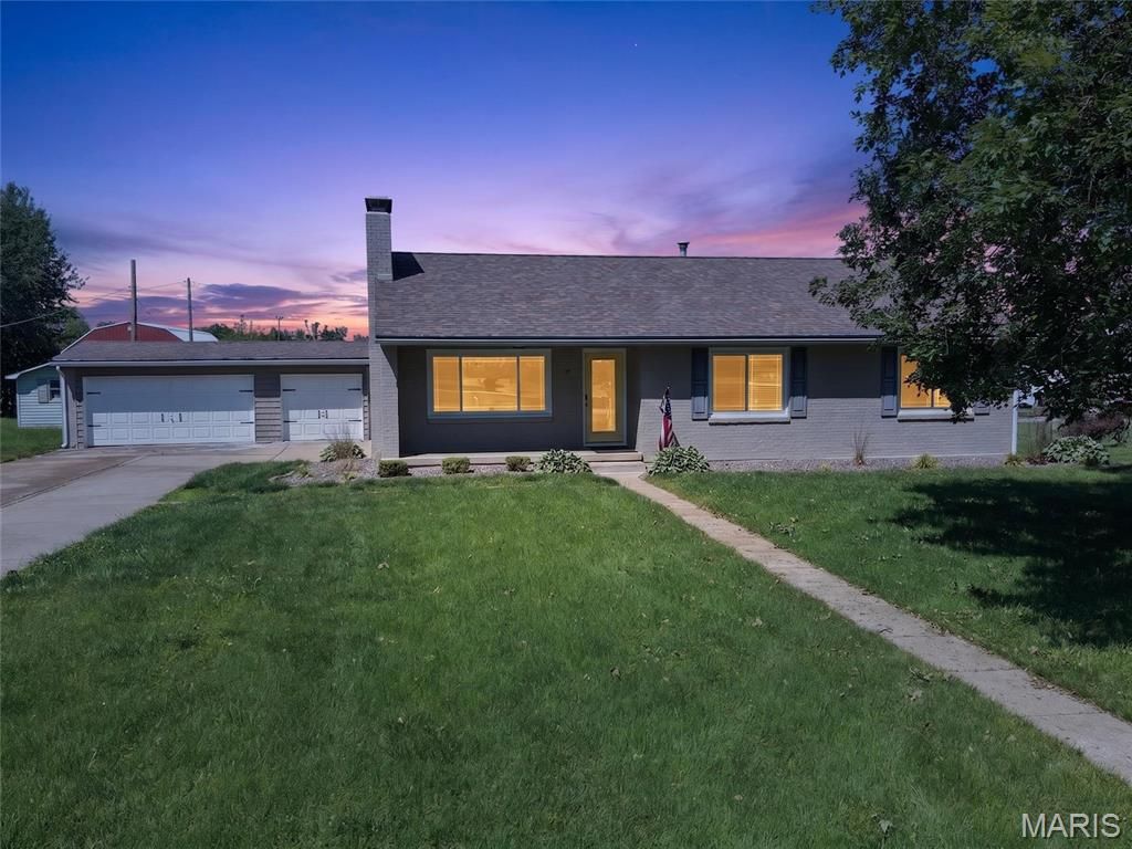 Photo of 17 Airline Drive, Farmington, MO 63640 (MLS # 26026102)