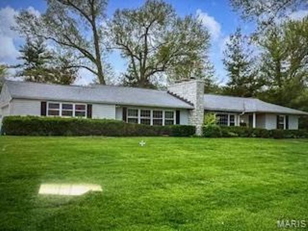 Photo of 31 Tealwood Dr, St Louis, MO 63141 (MLS # 26020235)