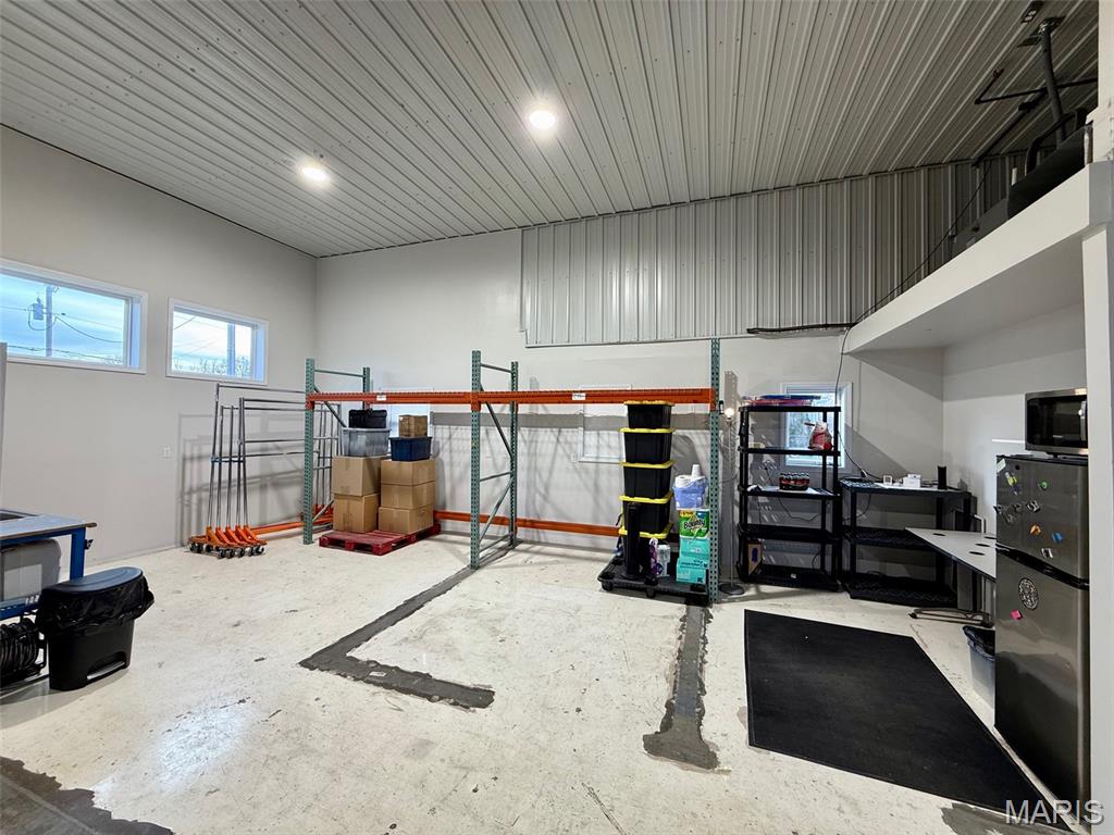 Ayon Farm 2 - Commercial Sale