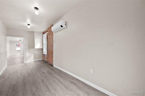 Tiny photo for 318 Broadway Street, Elsberry, MO 63343 (MLS # 25066674)