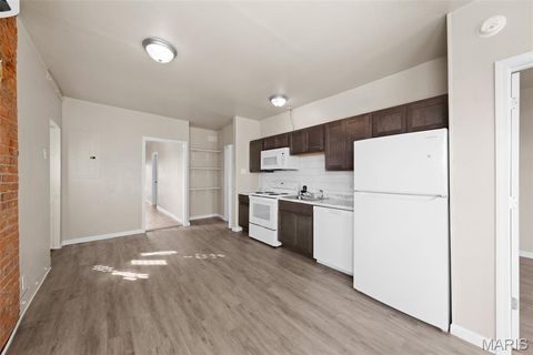 Tiny photo for 318 Broadway Street, Elsberry, MO 63343 (MLS # 25066674)