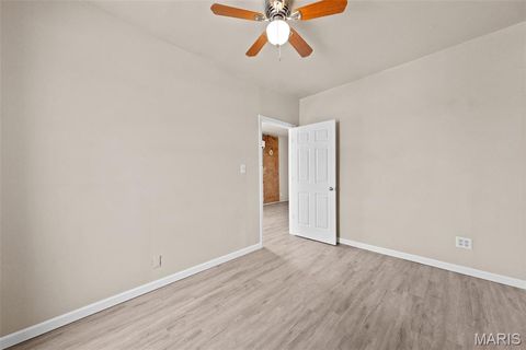 Tiny photo for 318 Broadway Street, Elsberry, MO 63343 (MLS # 25066674)