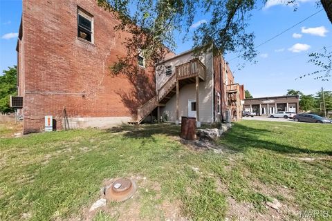 Tiny photo for 318 Broadway Street, Elsberry, MO 63343 (MLS # 25066674)