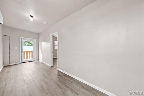 Tiny photo for 318 Broadway Street, Elsberry, MO 63343 (MLS # 25066674)