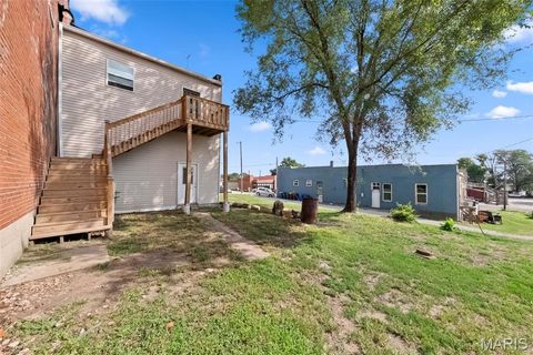 Tiny photo for 318 Broadway Street, Elsberry, MO 63343 (MLS # 25066674)