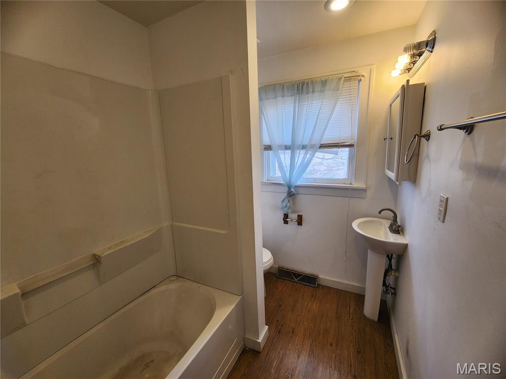 n/a - Commercial Lease