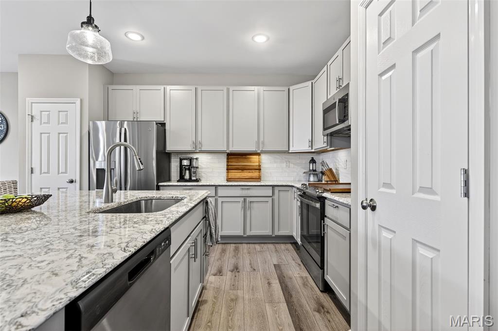 4044 Hempstead Street