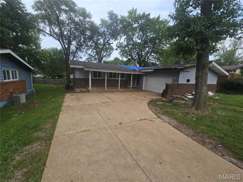 Photo of 420 Waterford Drive, Florissant, MO 63033 (MLS # 26046902)