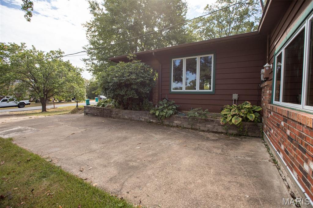 Cuba, Missouri 65453, United States, 3 Bedrooms Bedrooms, ,2 BathroomsBathrooms,Residential,Active,207338