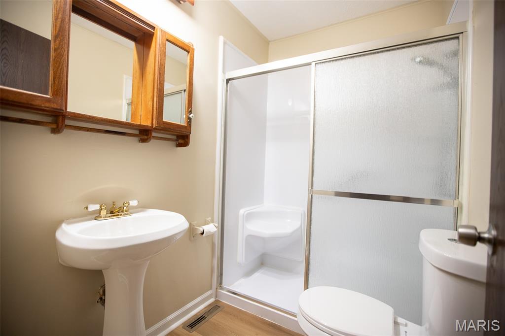 Cuba, Missouri 65453, United States, 3 Bedrooms Bedrooms, ,2 BathroomsBathrooms,Residential,Active,207338