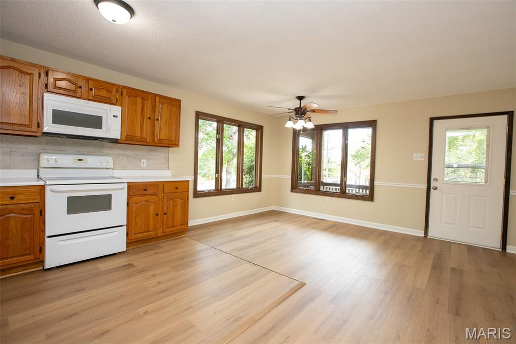 Cuba, Missouri 65453, United States, 3 Bedrooms Bedrooms, ,2 BathroomsBathrooms,Residential,Active,207338