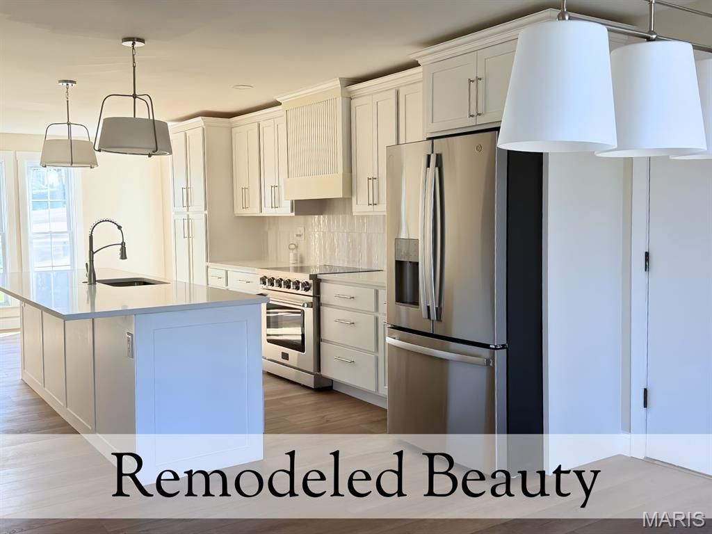 Photo of 3 Oak Bluff Drive, Lake Saint Louis, MO 63367 (MLS # 26019949)