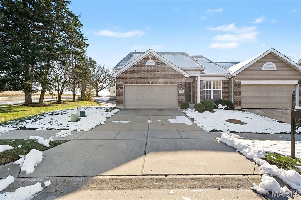 Photo of 1704 Preston Centre Drive, Fenton, MO 63026 (MLS # 25079741)
