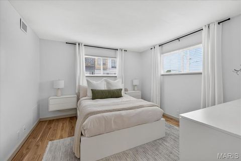 Tiny photo for 119 E Washington Avenue #1N, Kirkwood, MO 63122 (MLS # 26008893)