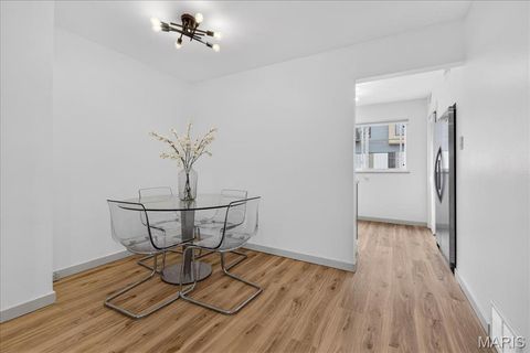 Tiny photo for 119 E Washington Avenue #1N, Kirkwood, MO 63122 (MLS # 26008893)