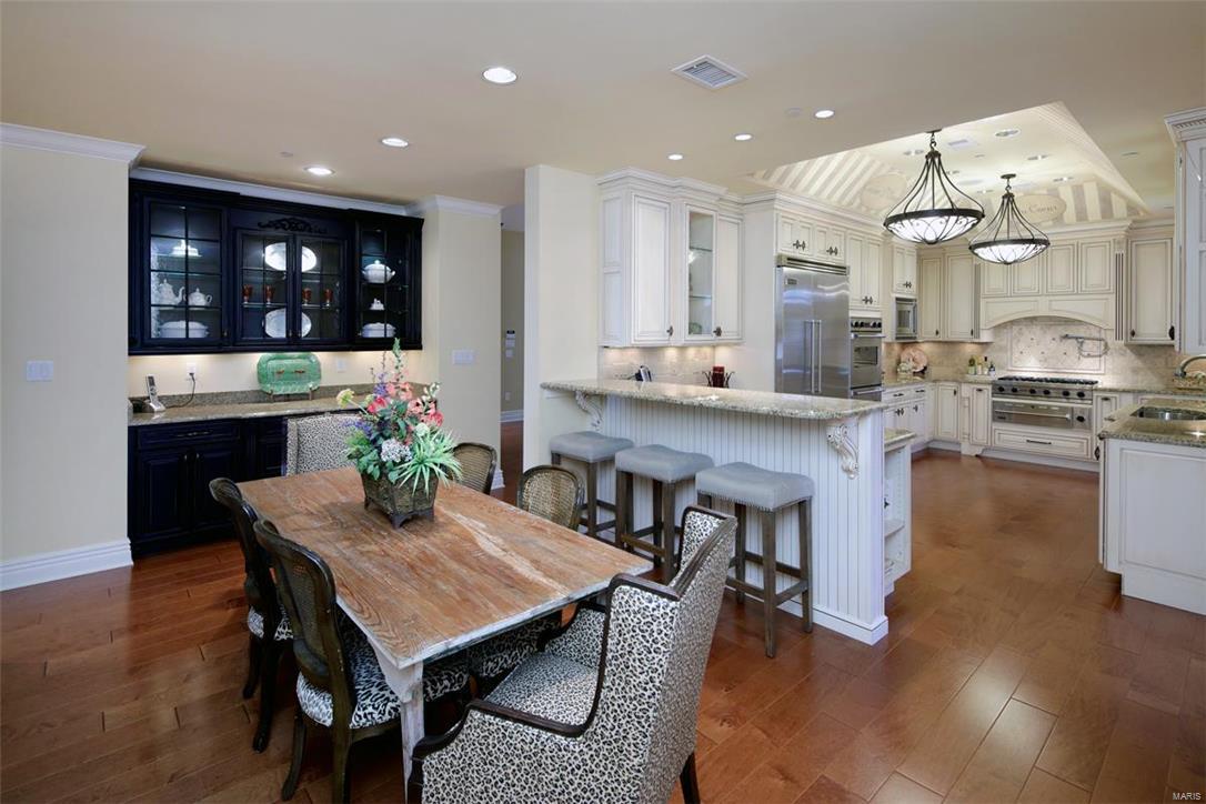 Delmonico Condo - Residential