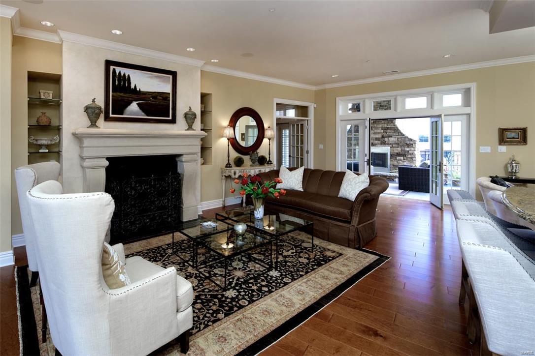 Delmonico Condo - Residential