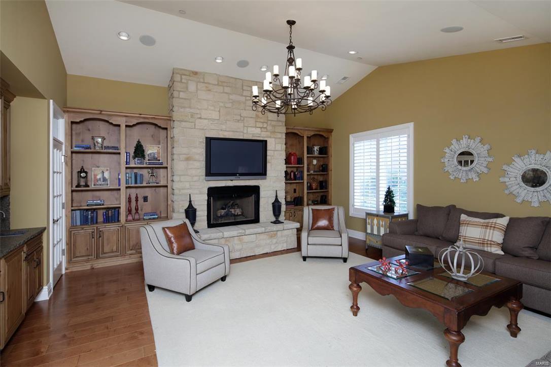 Delmonico Condo - Residential