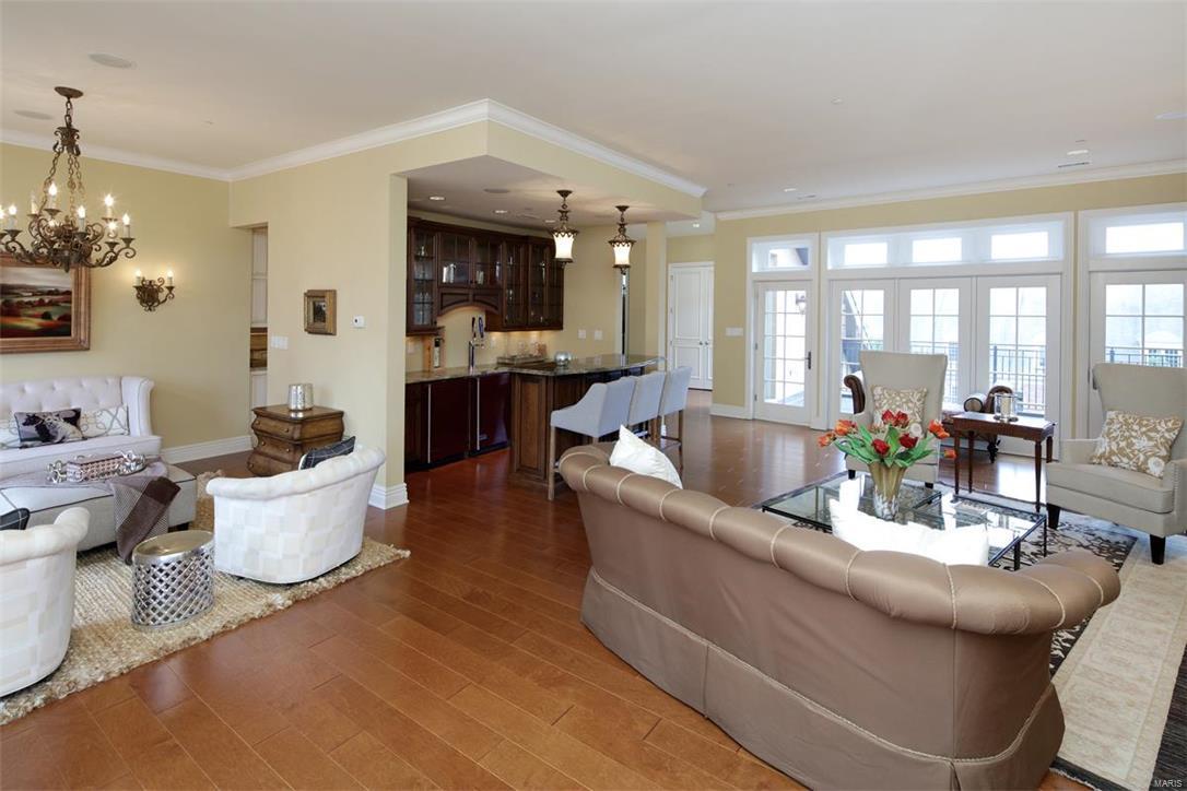 Delmonico Condo - Residential