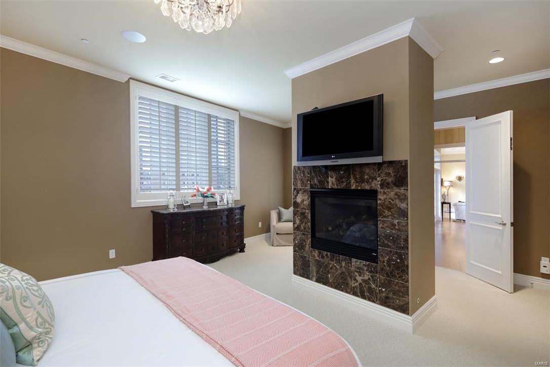 Delmonico Condo - Residential